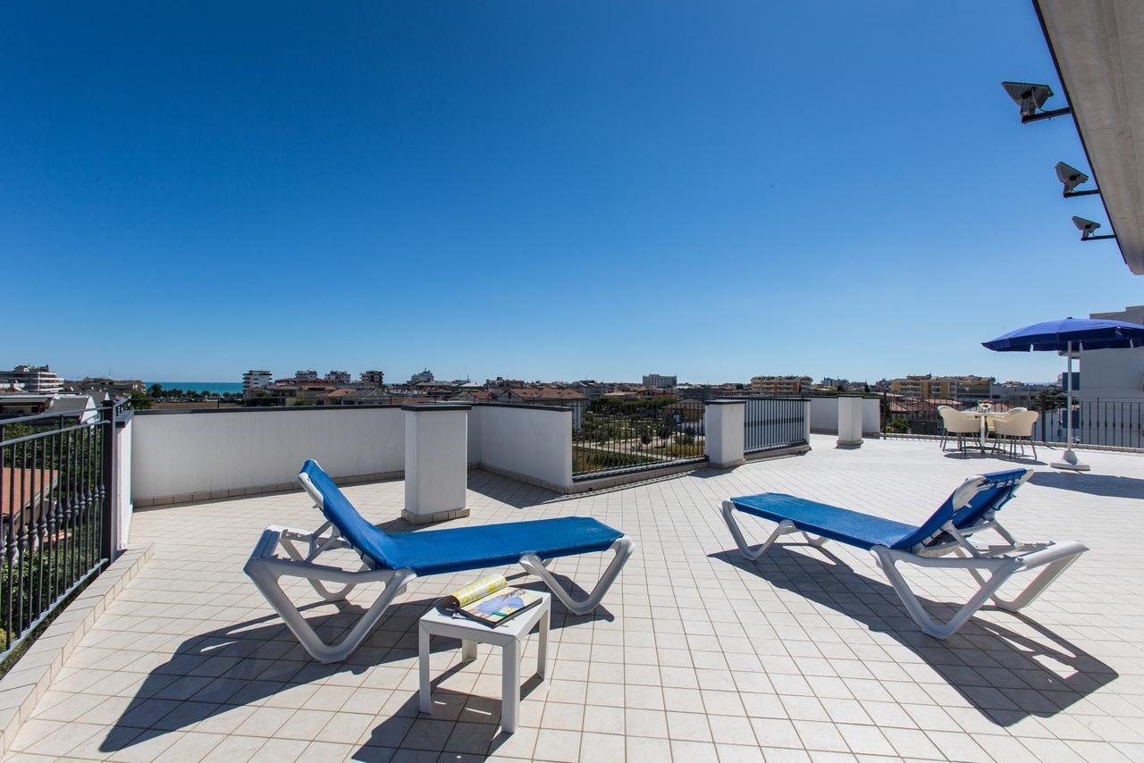 Residence Il Girasole 1 Альба-Адриатика Экстерьер фото